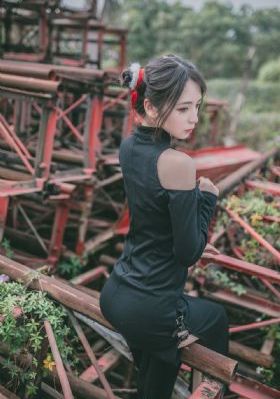 年轻的女教师2免费_高清电影观看